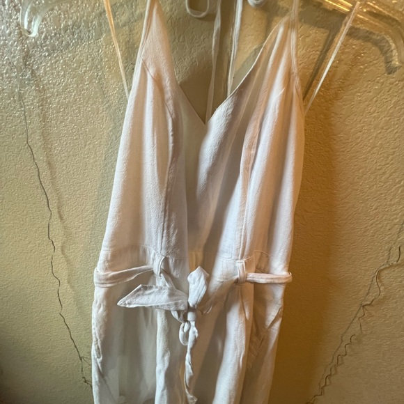 White Sleeveless halter Tie-Front romper - Picture 1 of 5